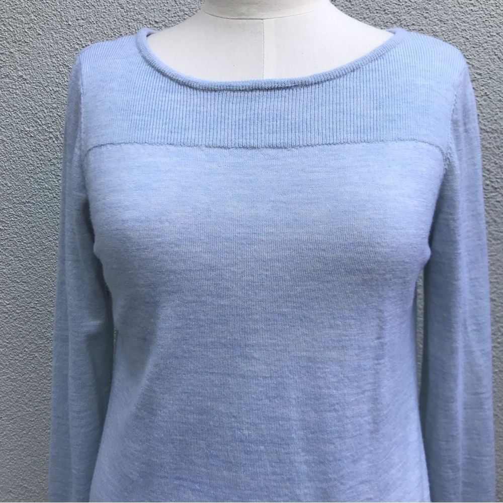 Tahari Merino Wool Long Sleeved Womens Extra fine Light Blue pullover/top Med